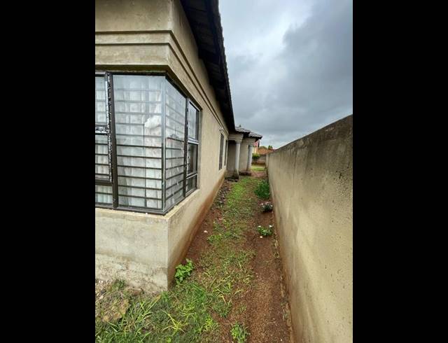 3 BEDROOM HOUSE FOR SALE IN SPRUITVIEW
